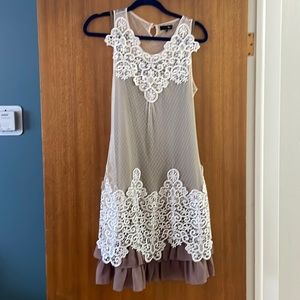 Cute country boho summer dress! Knee length! Cute with cowgirl boots or sandals!